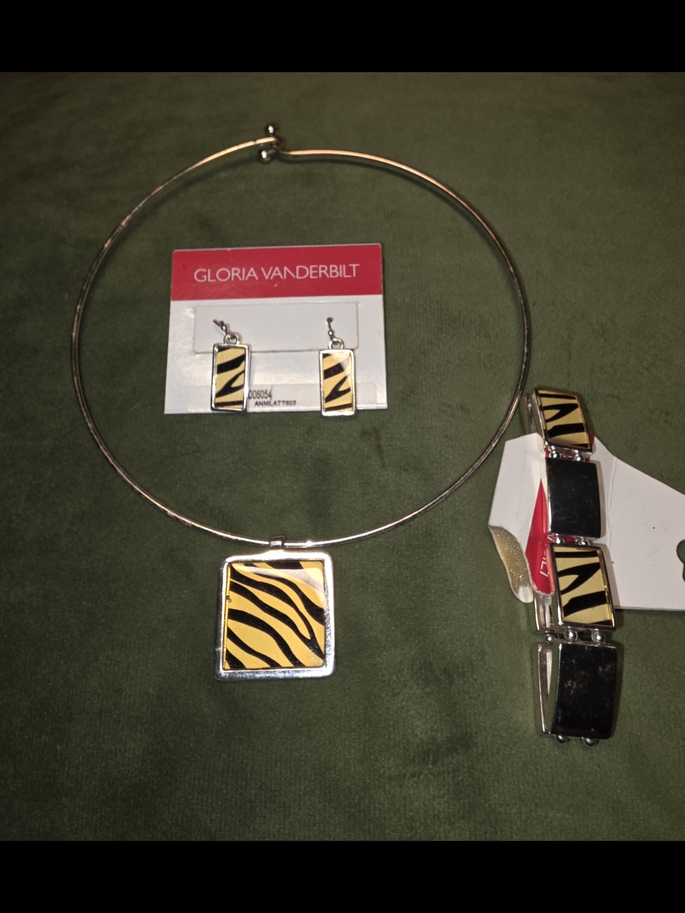 Gloria Vanderbilt Yellow and Black Zebra-Print Pendant Necklace with Earrings